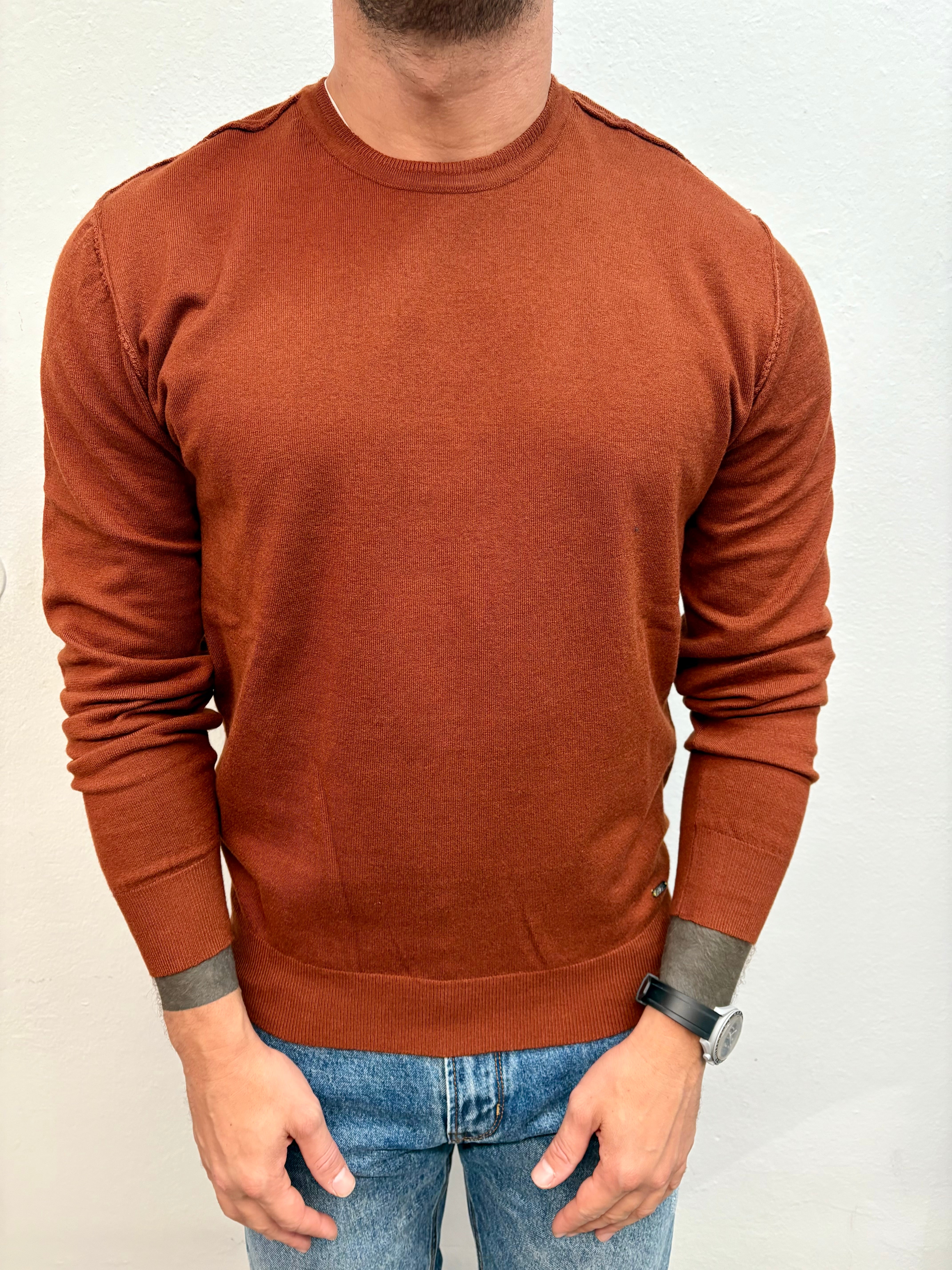 MAGLIONE AMBOISE
