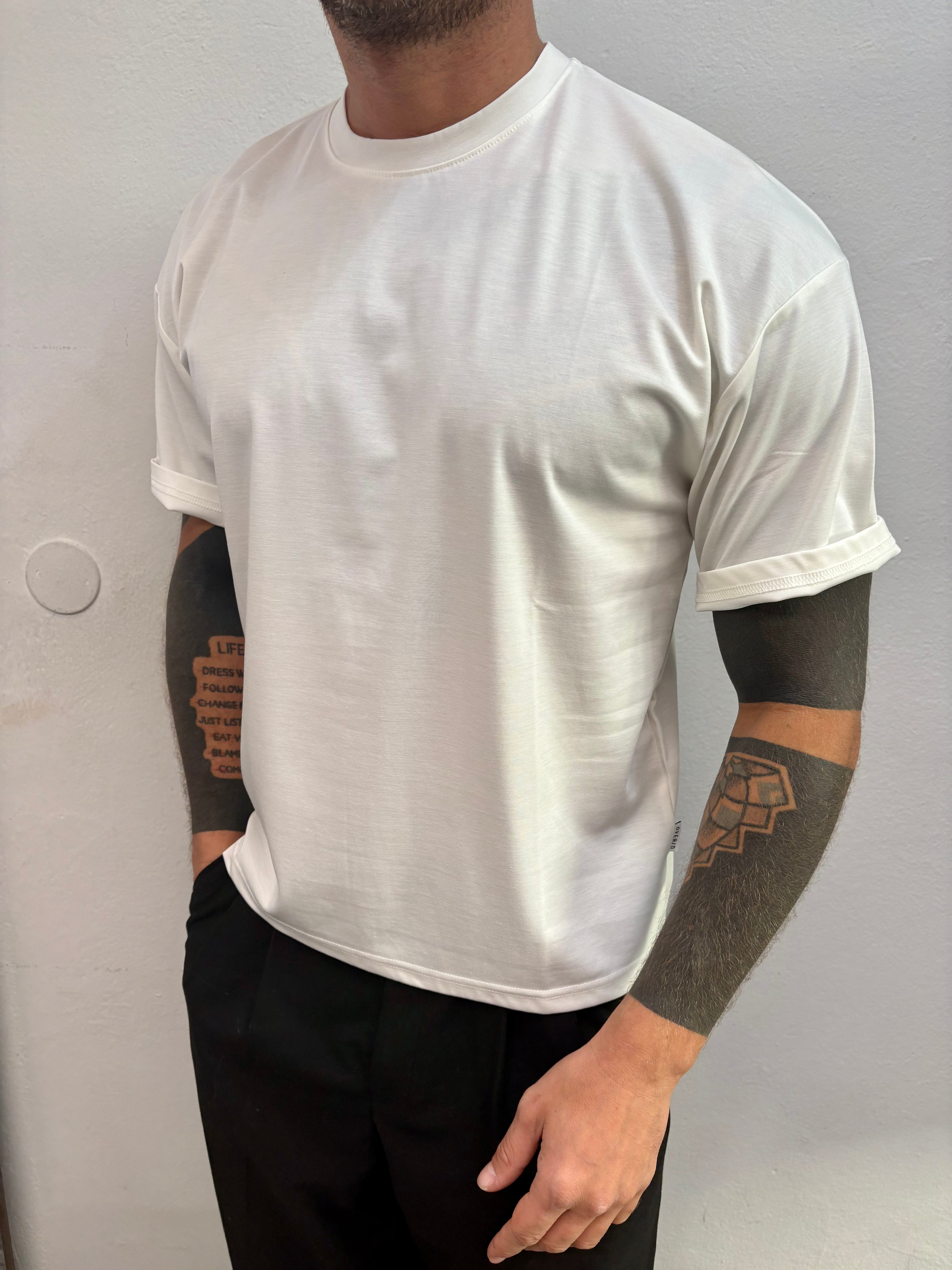 T-SHIRT CROPPED