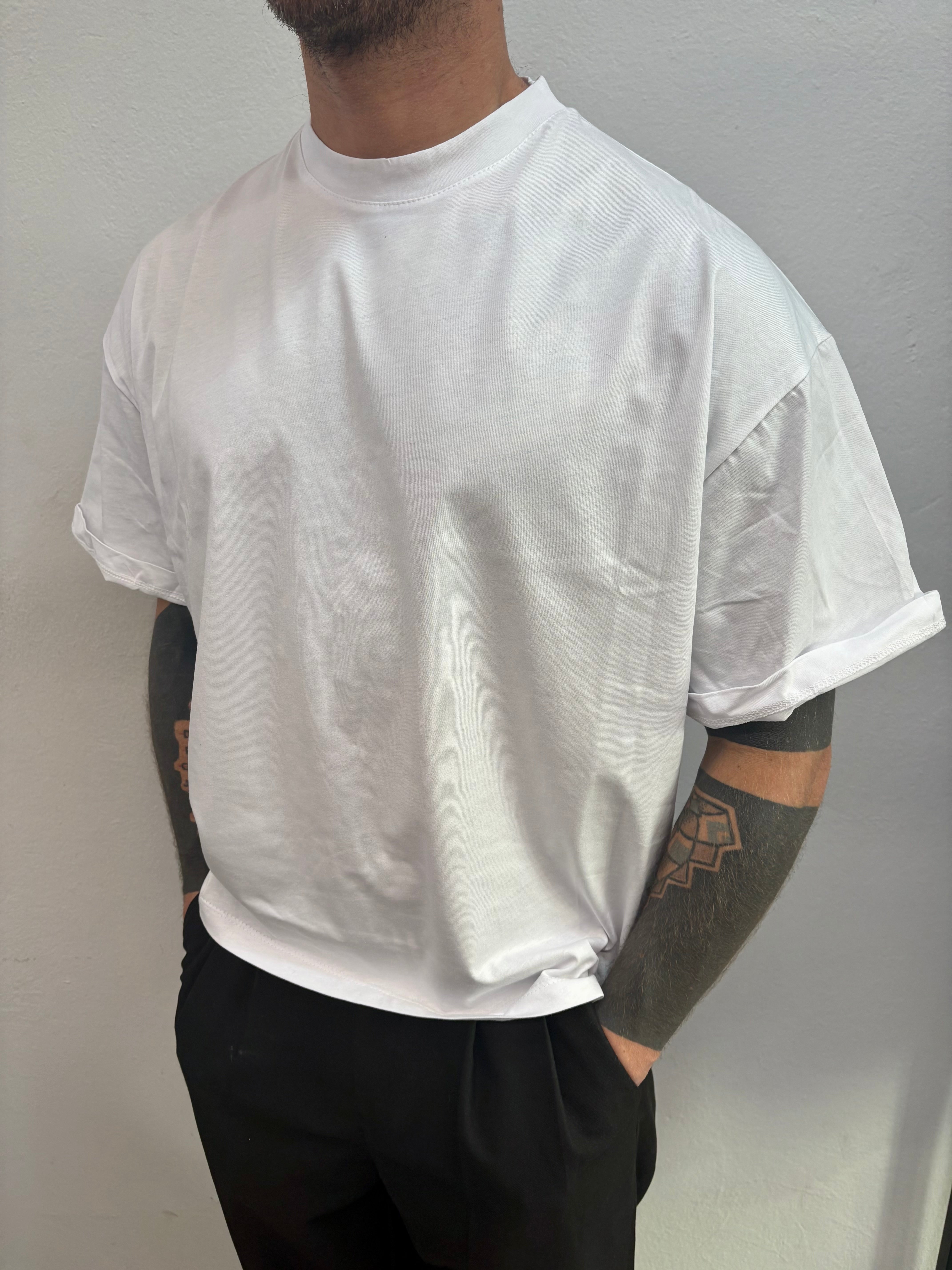T-SHIRT CROPPED