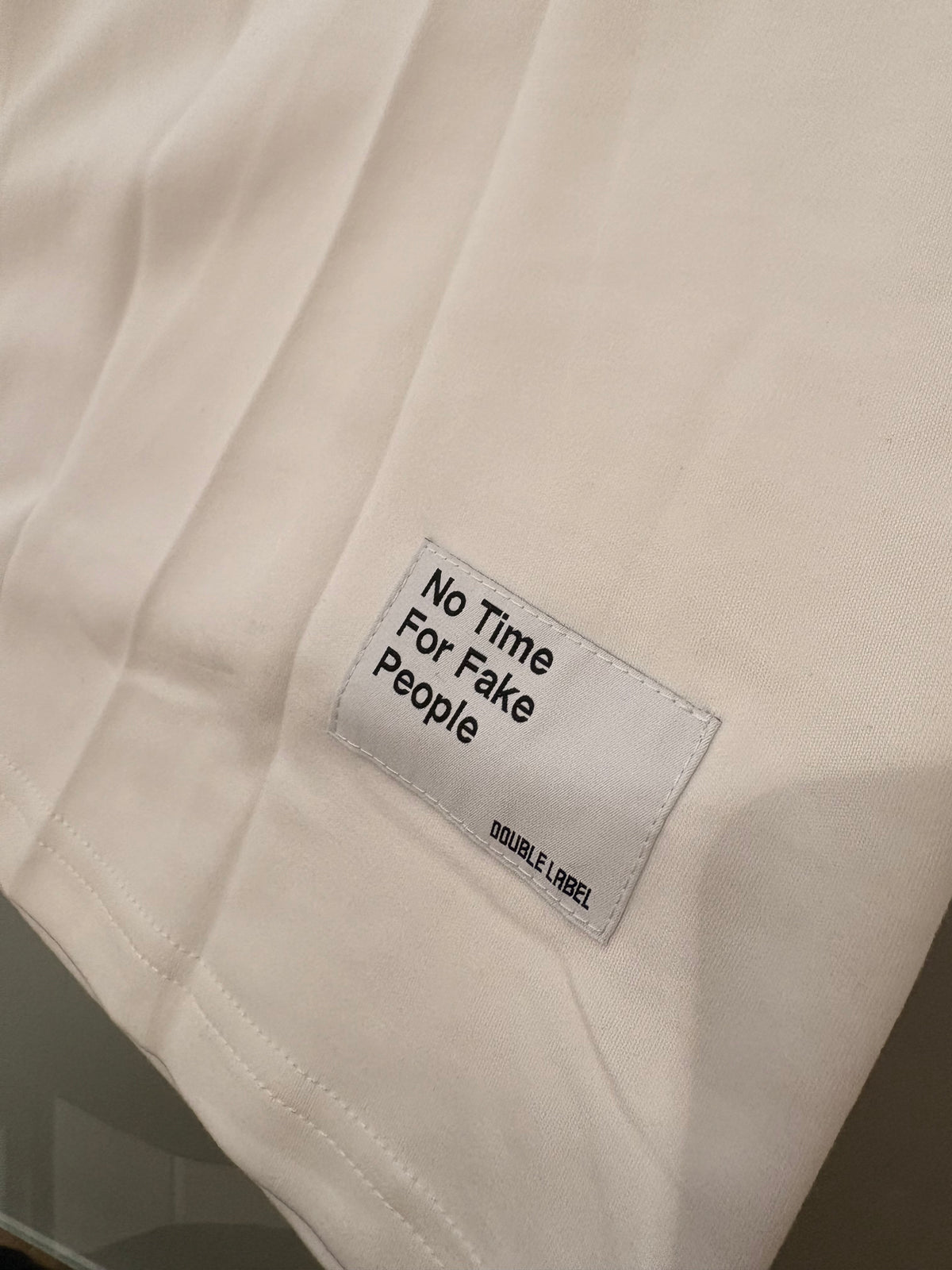 T SHIRT LEON
