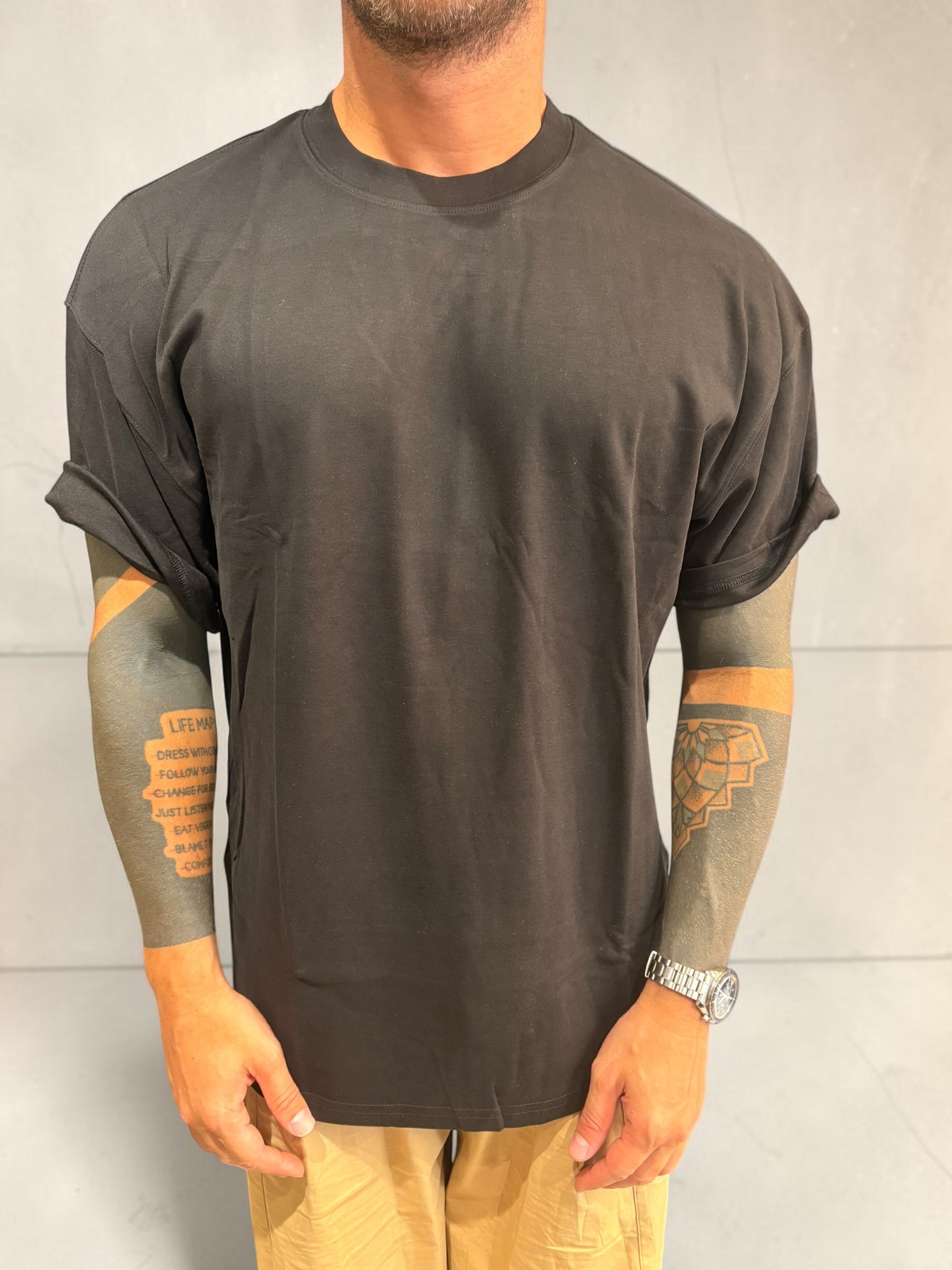 T SHIRT LEON