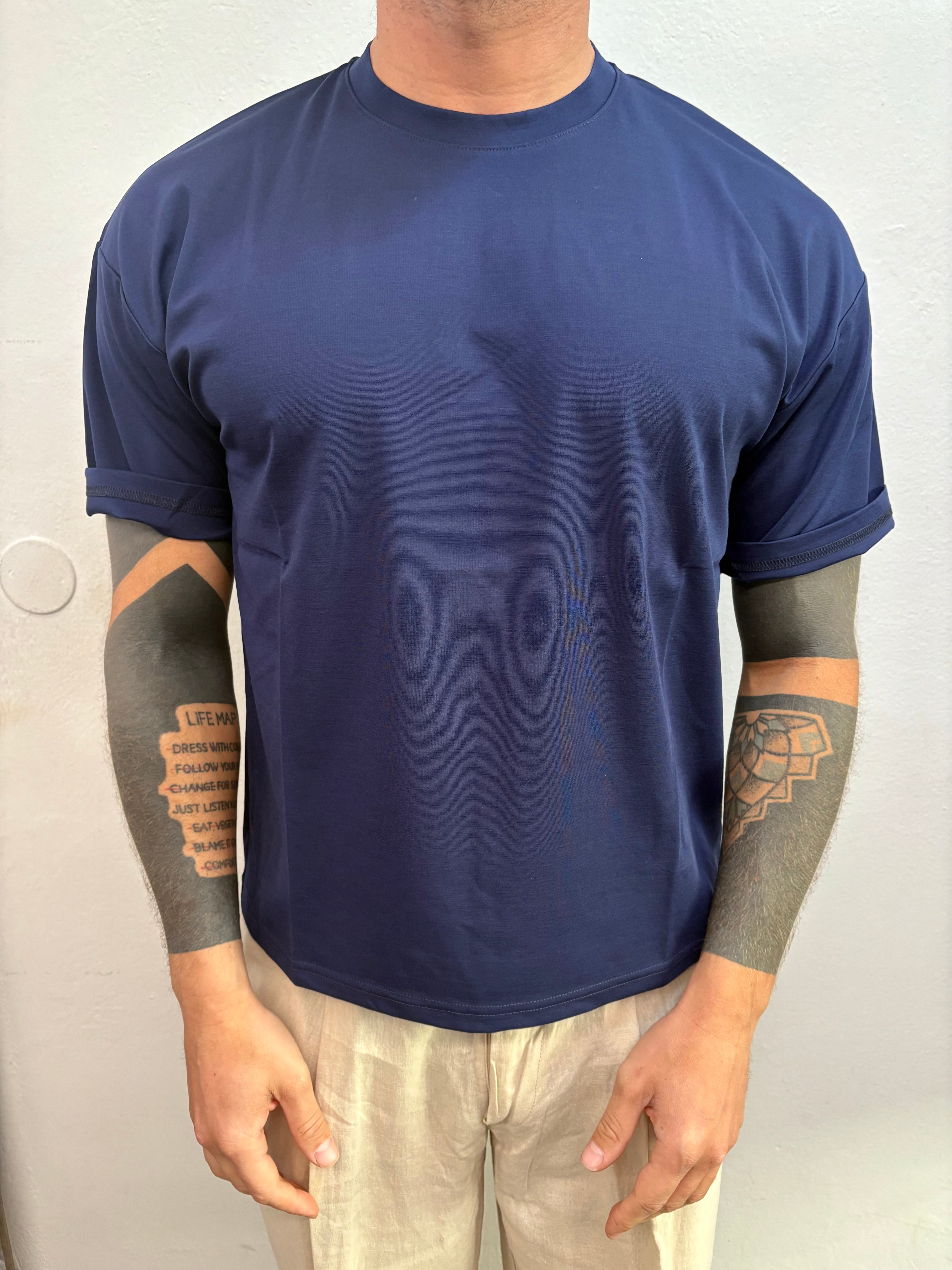 T-SHIRT CROPPED