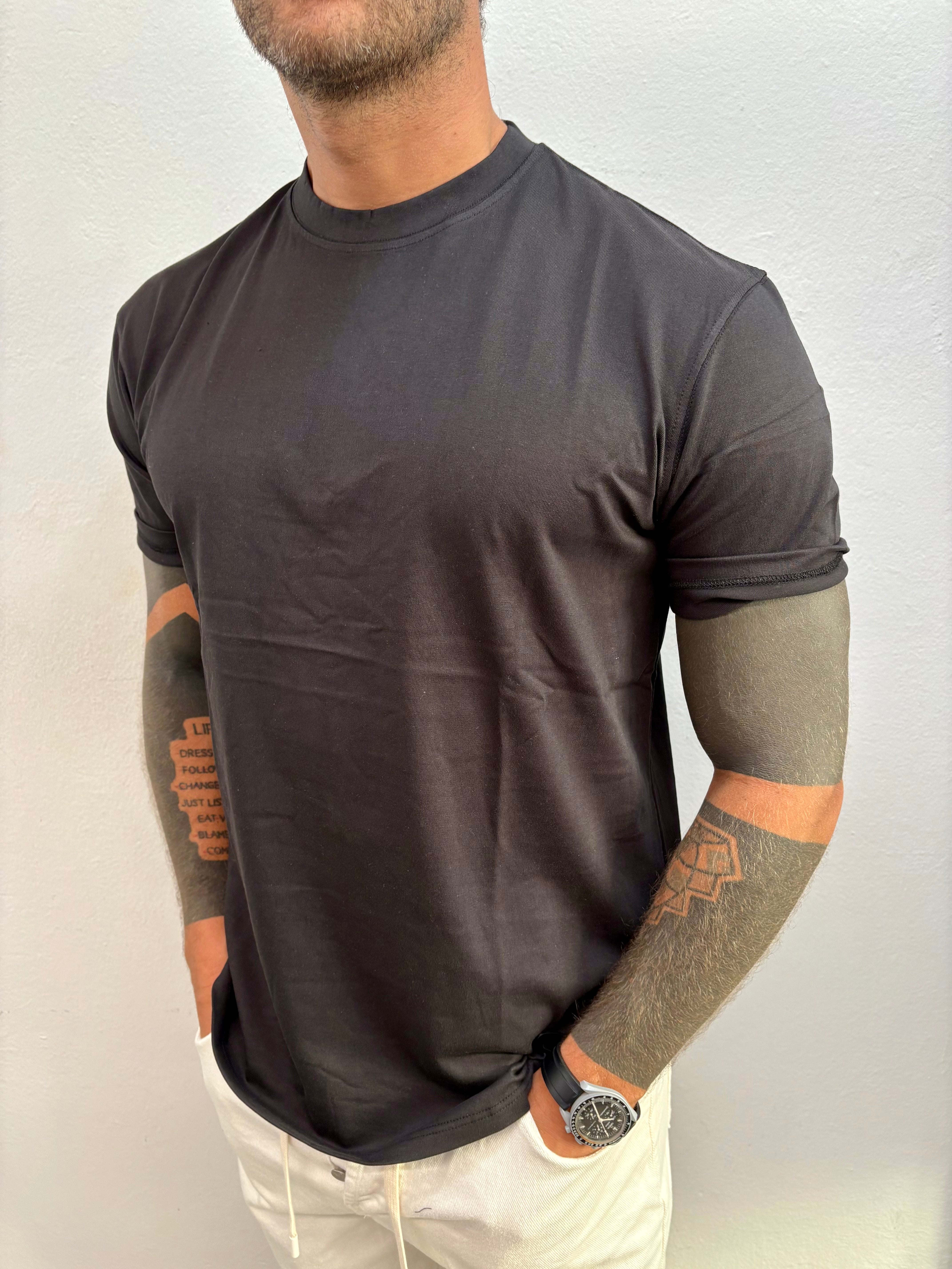 T SHIRT BASILEA
