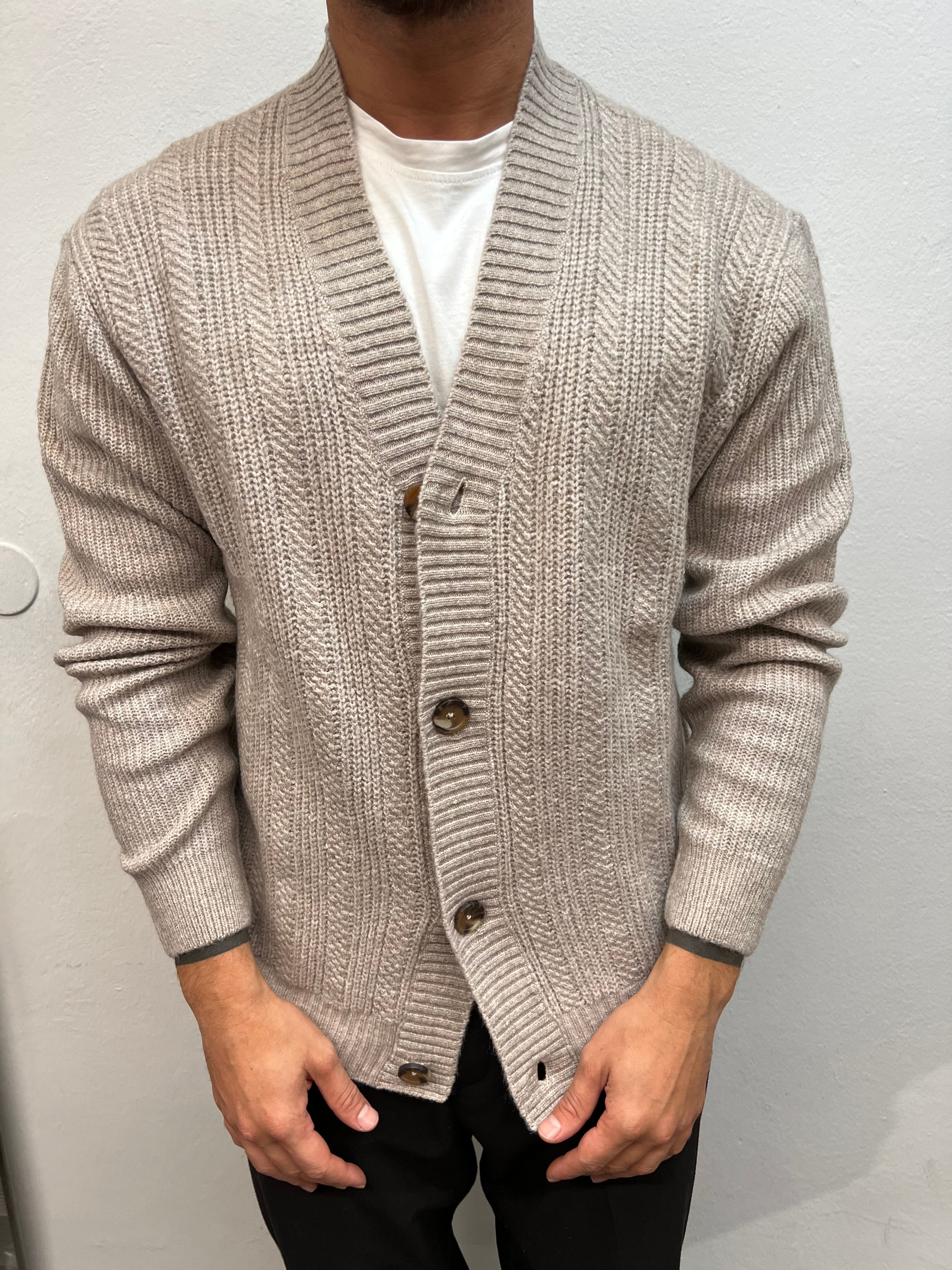 CARDIGAN SALOS