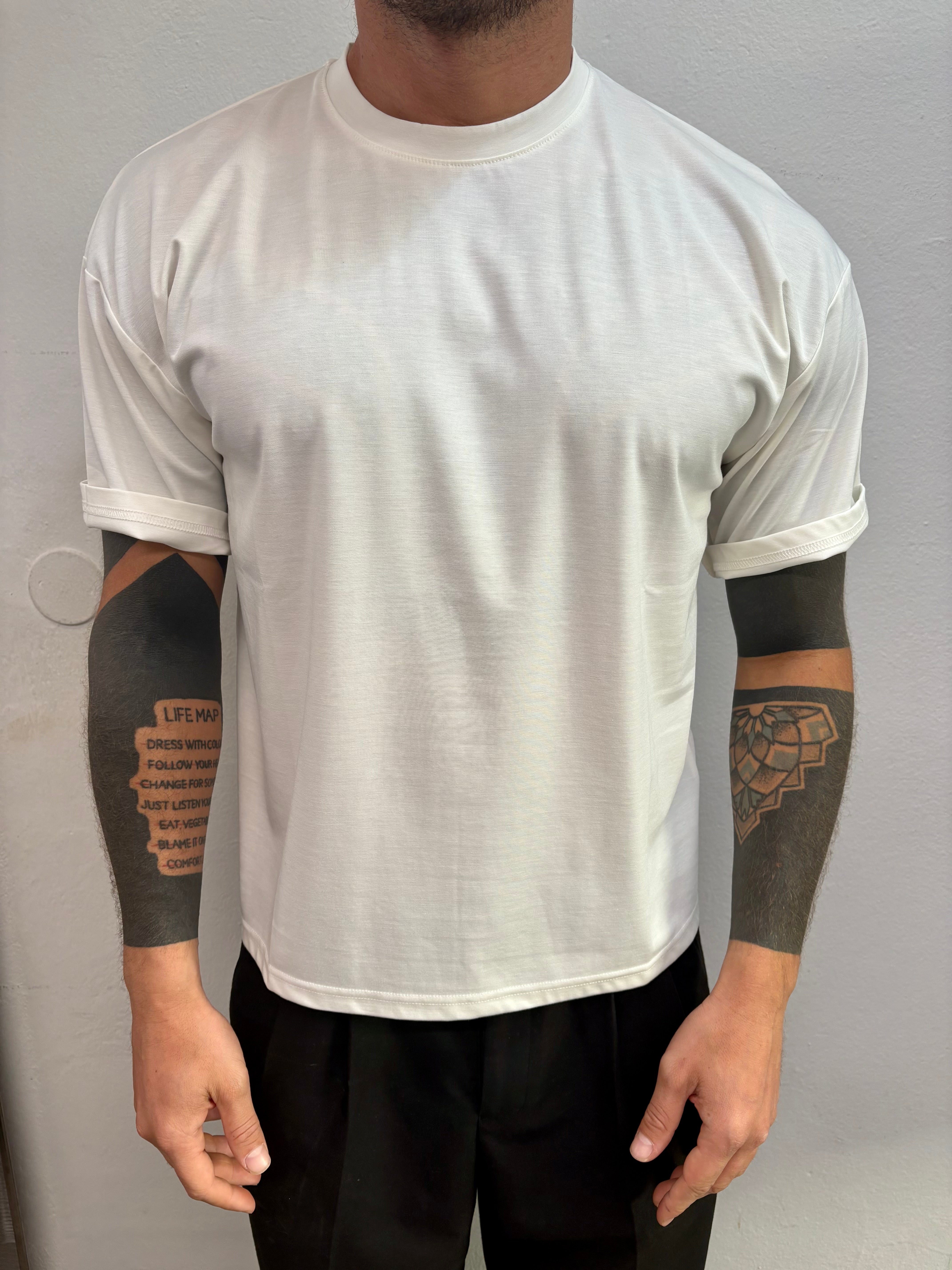 T-SHIRT CROPPED