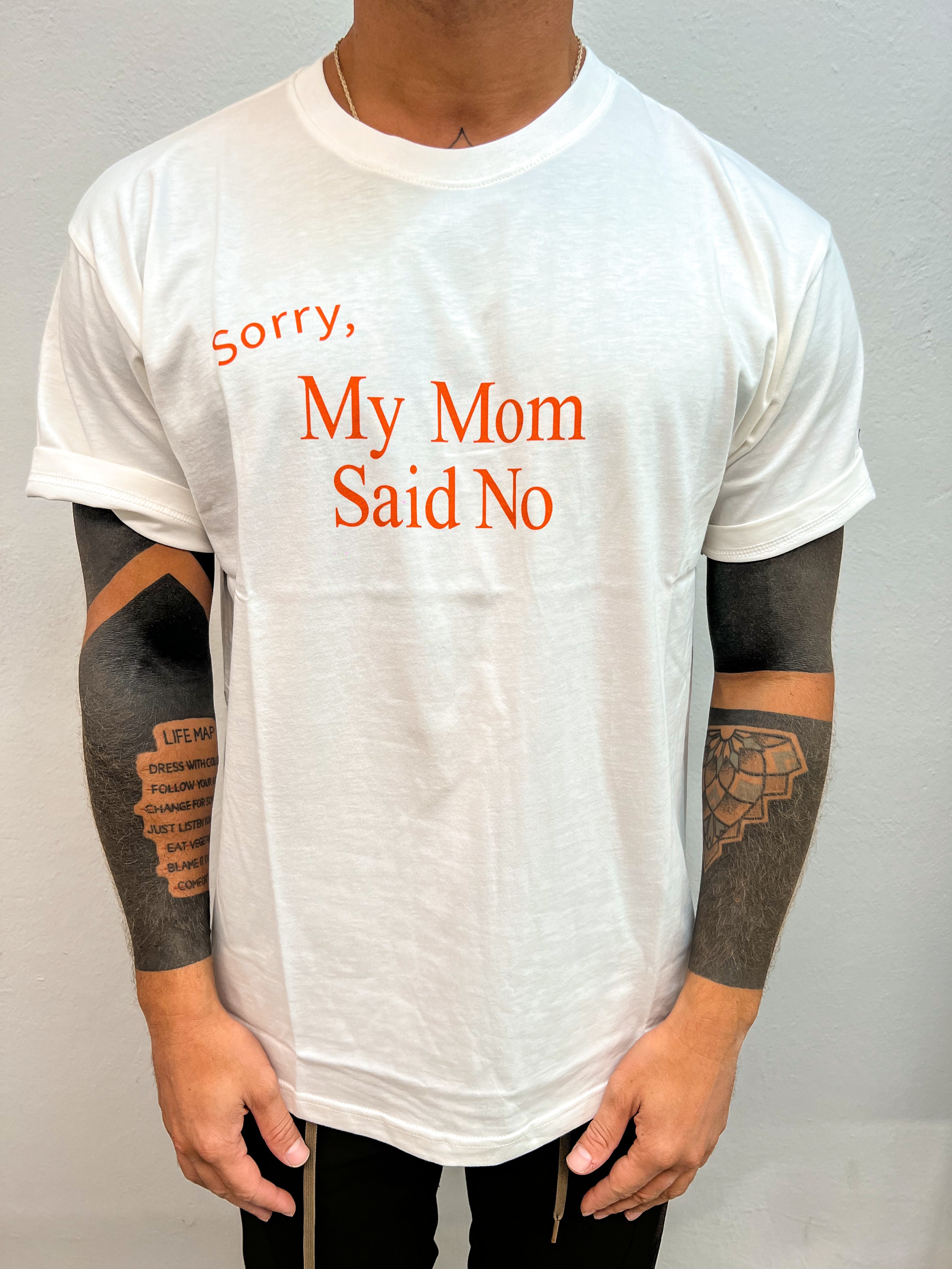 T-SHIRT MOM