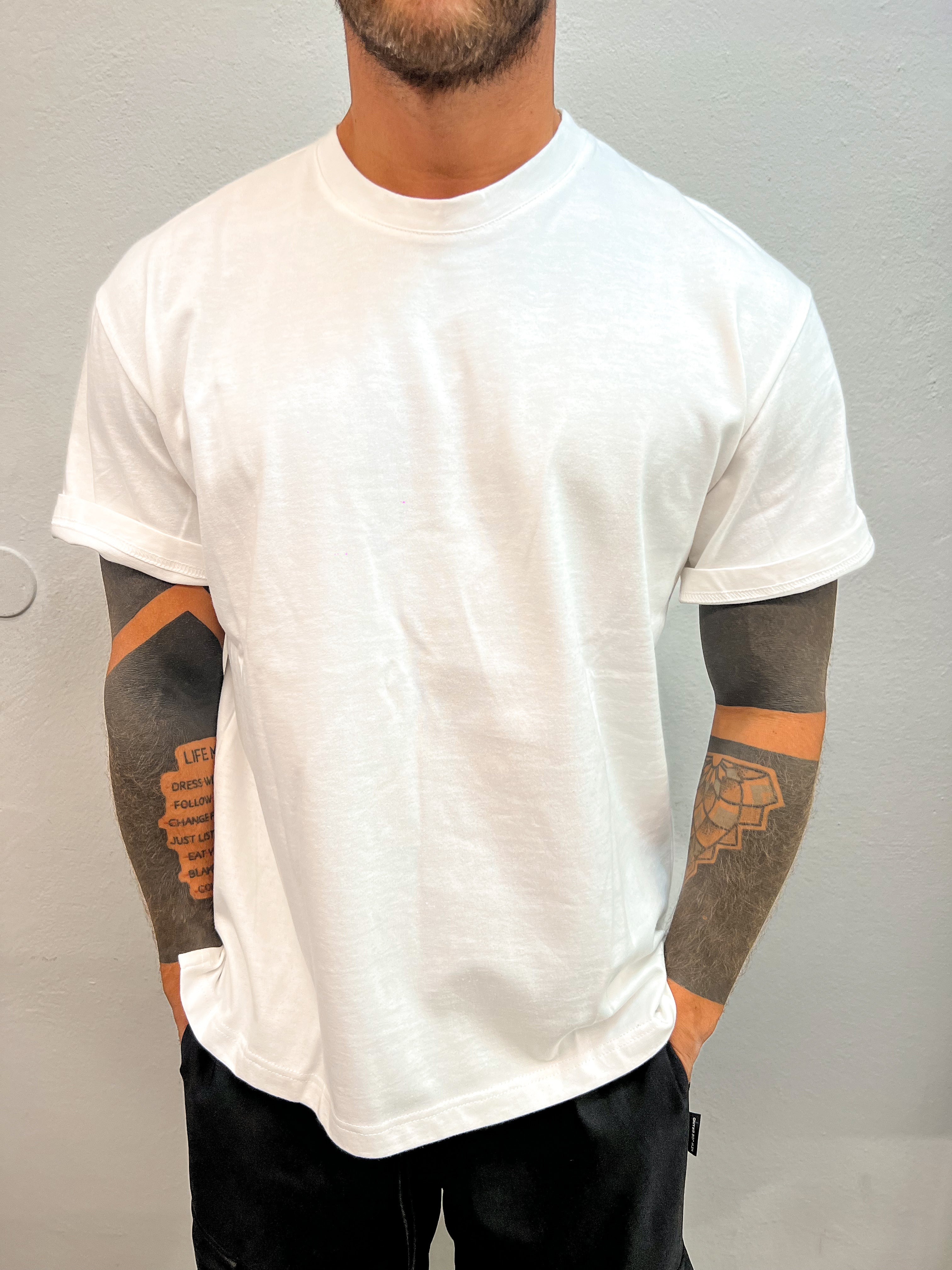 T-SHIRT CUT